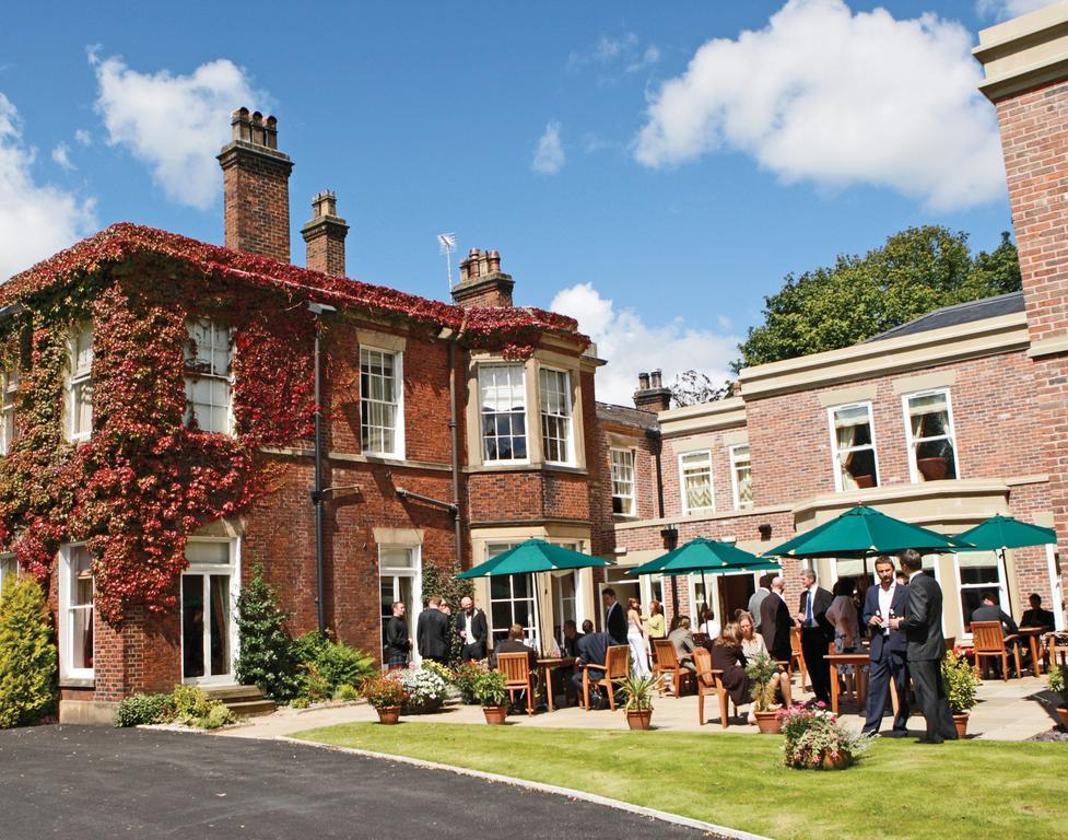 Farington Lodge Hotel Preston  Exterior photo