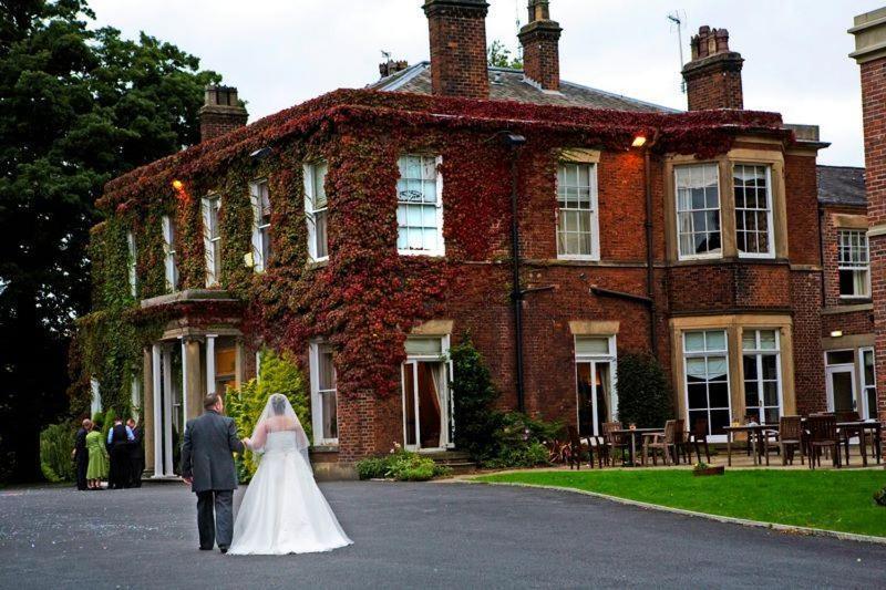 Farington Lodge Hotel Preston  Exterior photo